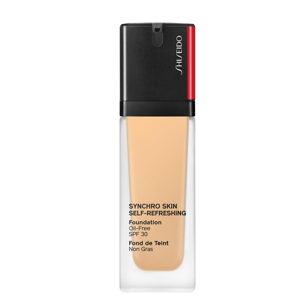 Shiseido Synchro Skin Radiant Lifting Foundation in shade 230 Alder, 30 ml bottle with gold cap and pearl-like shimmer